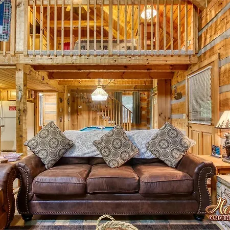 Cozy Mountain Hideaway Villa Gatlinburg Exterior photo